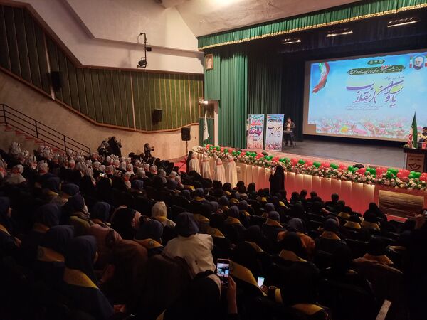 جشن «یاوران انقلاب» شهر تهران با محوریت همدلی، نشاط و نقش‌آفرینی دانش‌آموزان