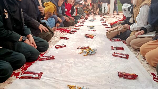 برگزاری مراسم  باشکوه ۲۲ بهمن و تجلیل از نفرات برتر روستای میرزآباد