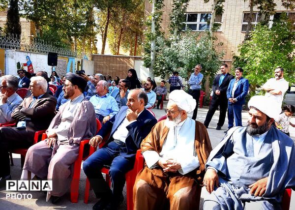 آیین کلنگ‌زنی مدرسه ۹ کلاسه انقلاب اسلامی فلاورجان