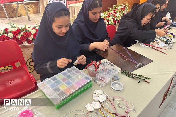 آموزش امداد و نجات در مدرسه گل‌های نمونه ورامین