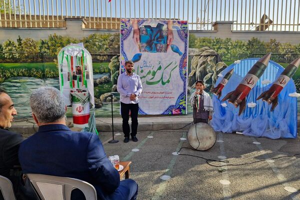 رزمایش کمک مومنانه و تهیه لوازم التحریر برای دانش‌آموزان و خانواده‌های بی بضاعت در ناحیه 2 شهرری 
