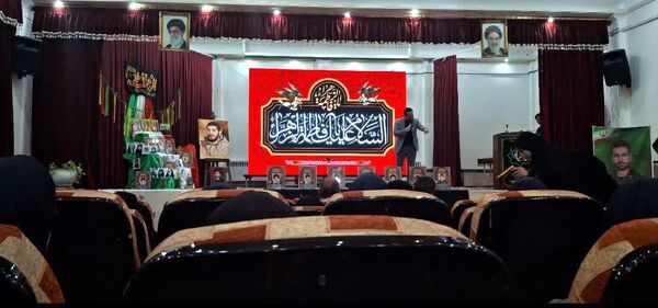 استقبال از شهید گمنام با حضور خانواده شهدا در دبیرستان برازنده مقدم یک