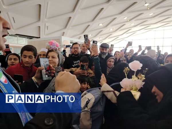 بازگشت کاروان‌های دانش‌آموزی حج عمره از ۶ استان کشور از ایستگا ه پروازی مشهد