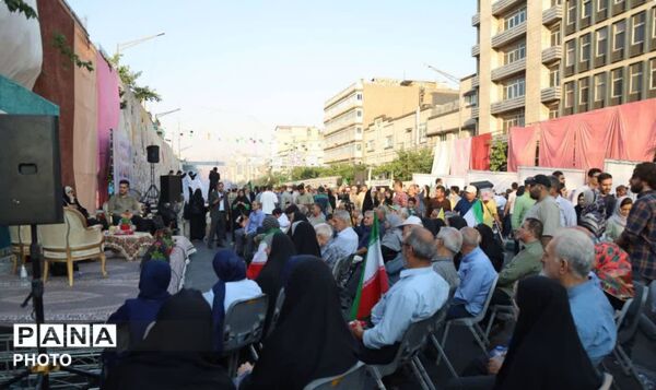  محفل شاعران آیینی در غرفه فرهنگسرای خاوران در مهمانی ۱۰ کیلومتری غدیر