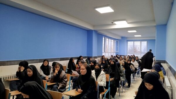 آزمون کتبی مسابقات قرآن و عترت دانش آموزان دخترانه  متوسطه 