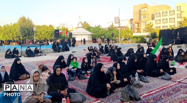 همایش بانوان حسینی در نهاوند
