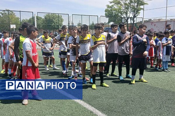 مسابقات مینی فوتبال دانش‌آموزان دوره اول ودوم ابتدایی در بهارستان‌۲