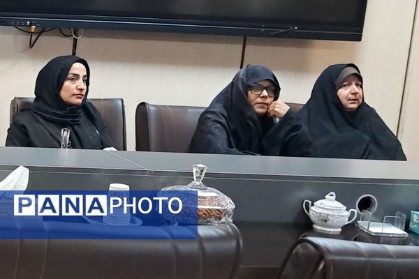 برپایی میز خدمت در فرمانداری شهرستان ملارد به مناسبت هفته بهزیستی 