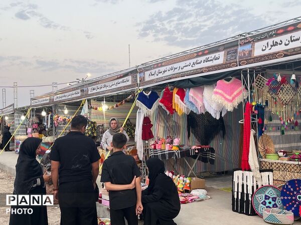 خدمت شبانه‌روزی موکب مرکزی اربعین دهلران به زوار امام حسین (ع)