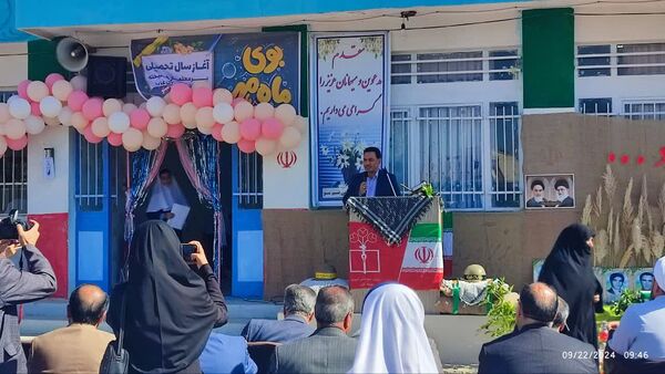 نواختن زنگ مهر در مدارس شهرستان خرم‌دره 