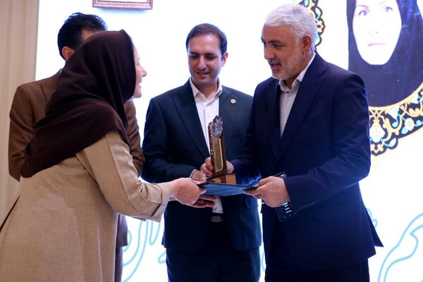آیین بزرگداشت روز معلم ویژه معلمان و فرهنگیان ناحیه۲ بهارستان