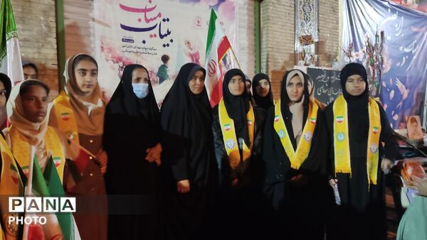 چهلمین روز شهادت رهبر شهید و دانش‌آموزان مدرسه شجره طیبه میناب