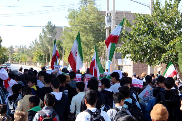 برگزاری راهپیمایی ۱۳ آبان در شهر درق 