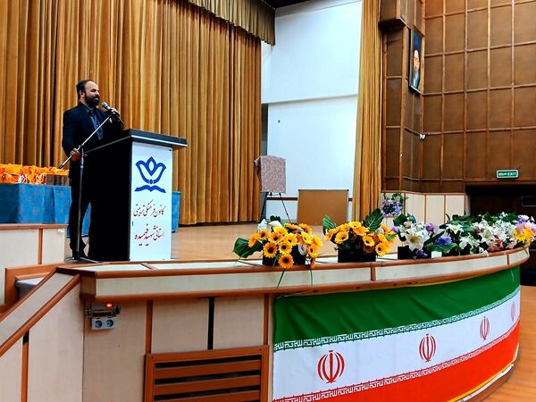 اختتامیه مسابقات «کتاب‌نوش» و «پرسش مهر» و رونمایی از دوره جدیدمسابقه پرسش مهر ریاست جمهوری در کانون شهید فهمیده کرج 