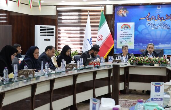 نشست خبری معاون وزیر و رئیس سازمان مدارس و مراکز غیر دولتی و توسعه مشارکت‌های مردمی وزارت آموزش و پرورش در بوشهر