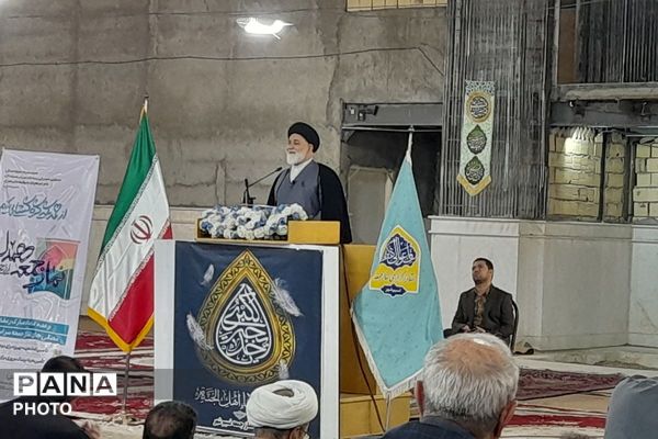 حضور پرشور فرهنگیان و دانش‌آموزان در مصلی نسیم شهر