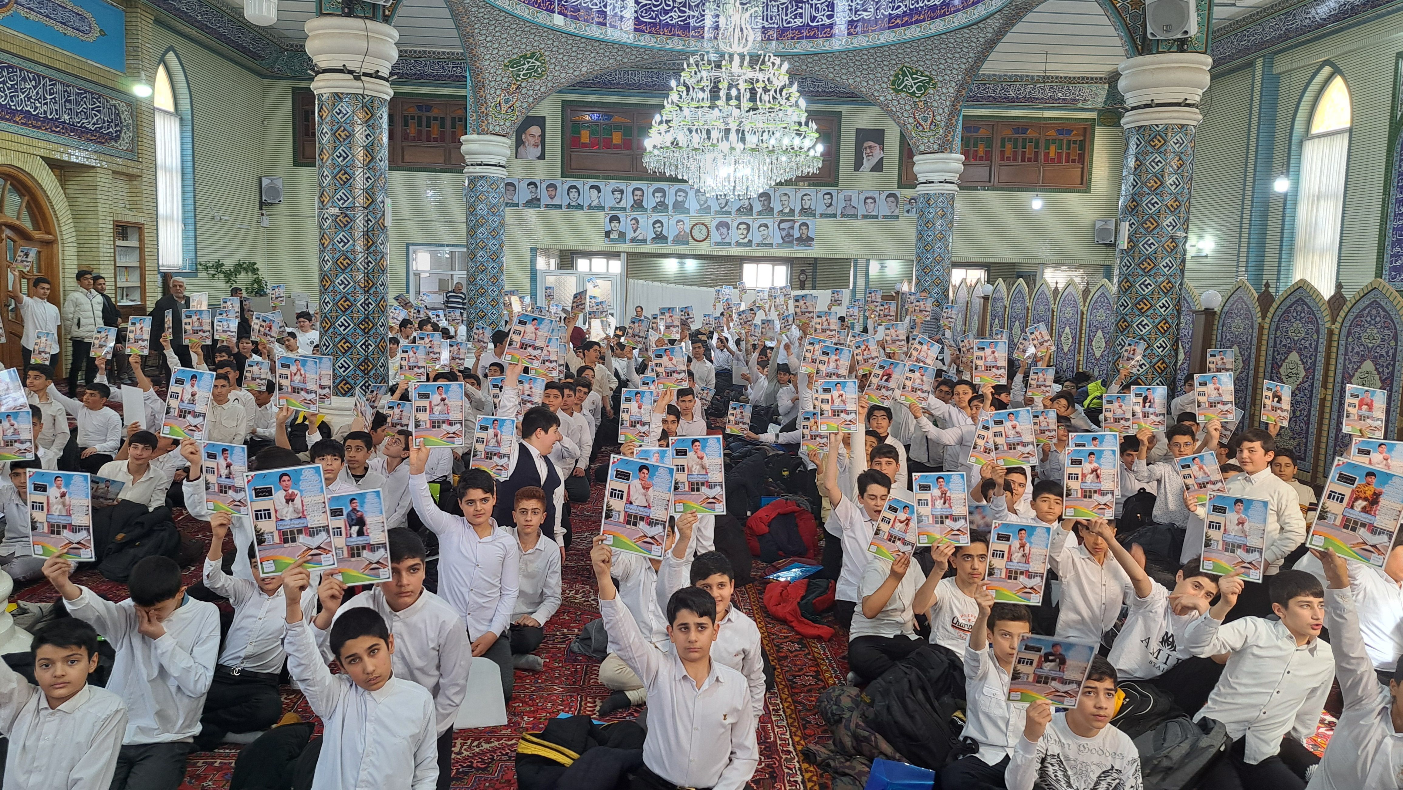 جشن تکلیف پسران دبیرستان علی ابن ابی‌طالب(ع) ناحیه ۴؛ تجلی عشق و ایمان در دل ۳۲۰ دانش‌آموز  