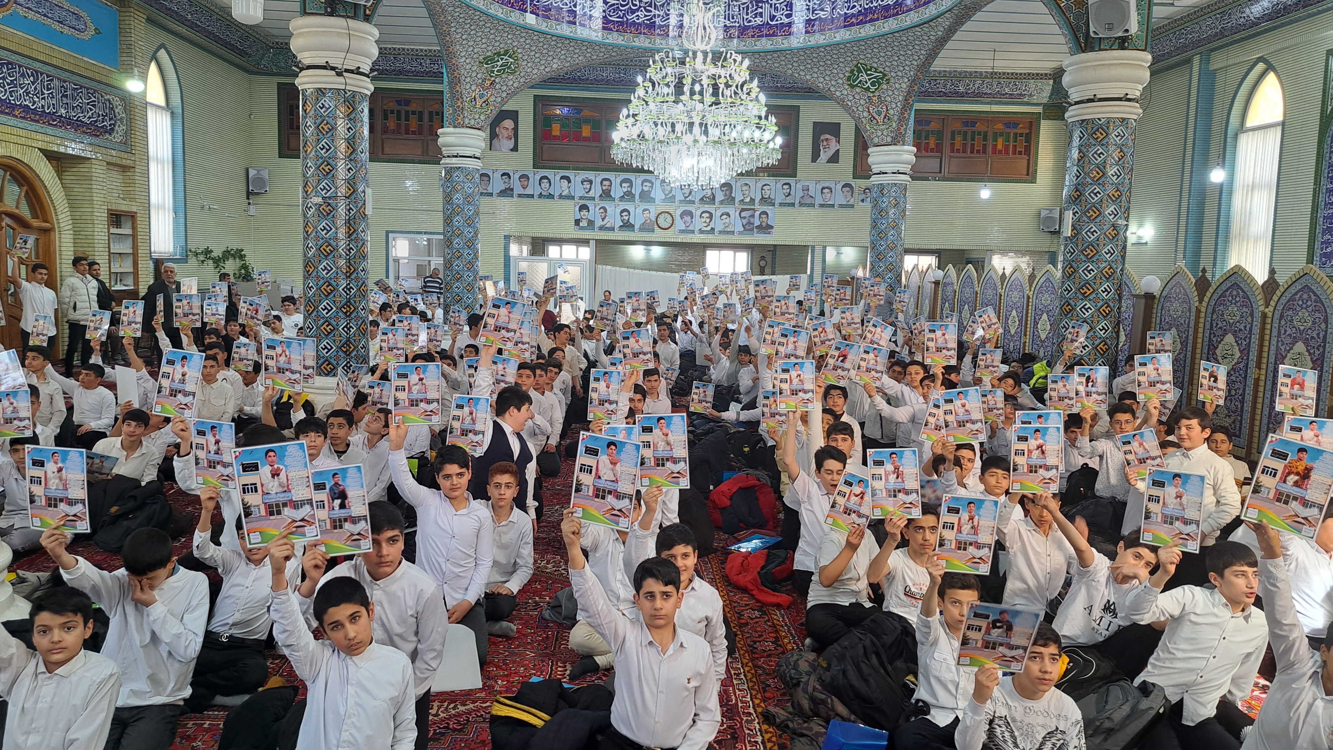 جشن تکلیف پسران دبیرستان علی ابن ابی‌طالب(ع) ناحیه ۴؛ تجلی عشق و ایمان در دل ۳۲۰ دانش‌آموز  