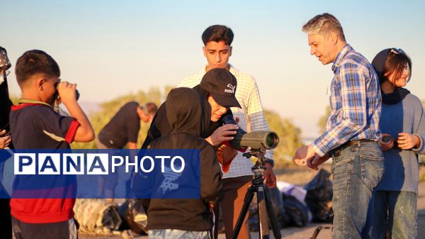 پاکسازی و کاشت نهال حرا در تالاب بندرخمیر