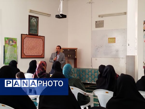 برگزاری کارگاه آموزش خانواده در کاشمر