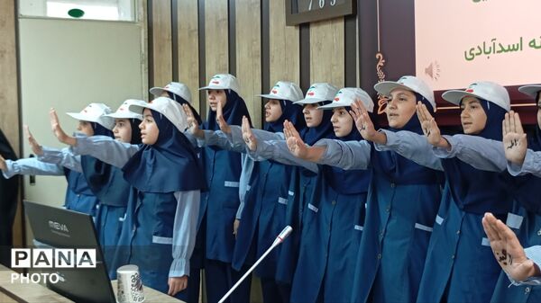 مراسم تجلیل از فرزندان دانش آموزان شهدای جنگ رمضان