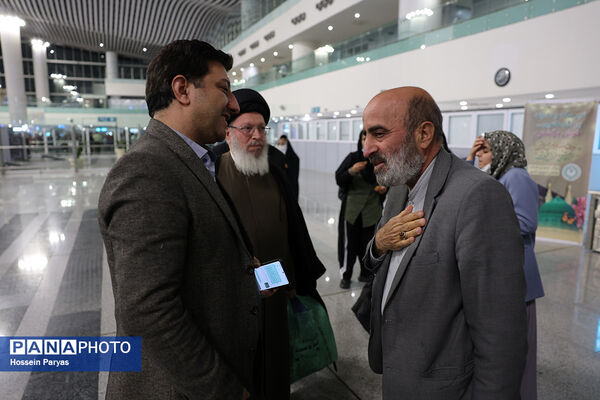 استقبال از آخرین کاروان عمره‌گذار دانش‌آموزی از سکوی پروازی تهران