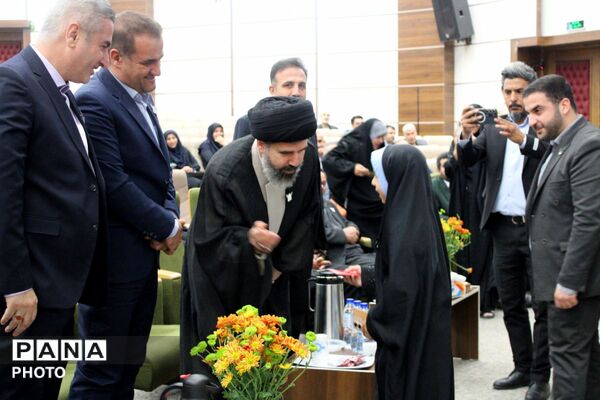 مراسم بزرگداشت مقام معلم در پردیس