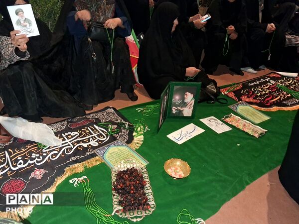 پنجاه و دو شب  در میدان پای کار ایران