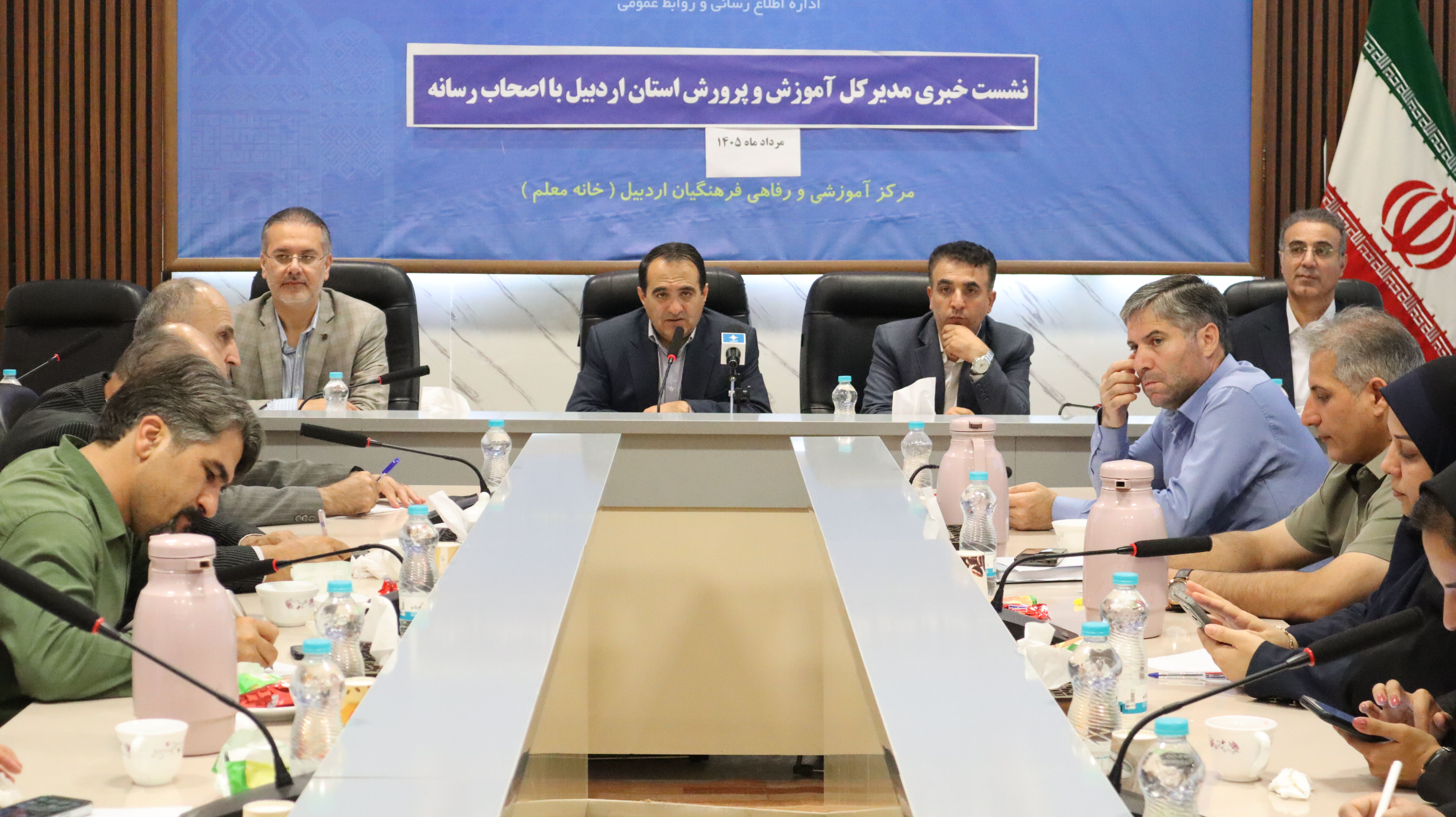 اصحاب رسانه به نوعی چشم و گوش جامعه هستند 
