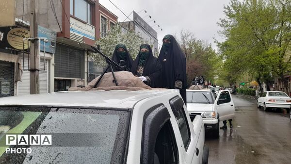 رژه دختران جان فدا در سراب 