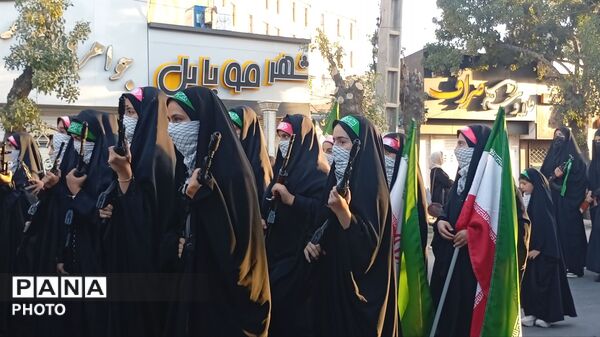 ملایر در قاب رژه جانفداها؛ شکوه ایستادگی در دفاع مقدس
