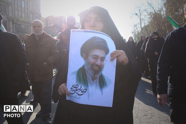 بیعت مردم تهران با سومین رهبر انقلاب