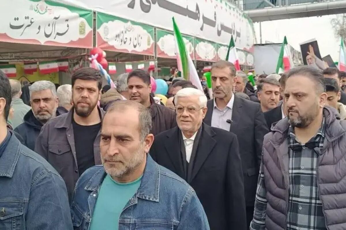 حضور در راهپیمایی 22 بهمن تقویت تداوم انقلاب است/ معیشت مردم؛ اولویت اول دولت چهاردهم