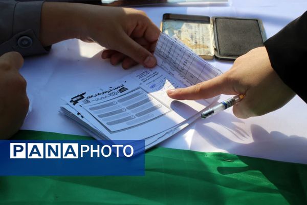 انتخابات شورای دانش‌آموزی در دبیرستان مائده گلوگاه