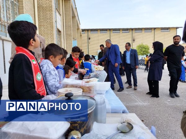 آشنایی دانش‌آموزان با مفاهیم کارآفرینی