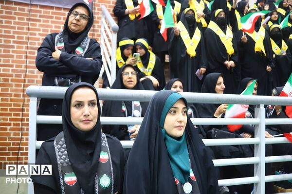 همایش سوگواری ۱۵۰۰ نفری دانش‌آموزی «باید برخاست» در آذربایجان شرقی