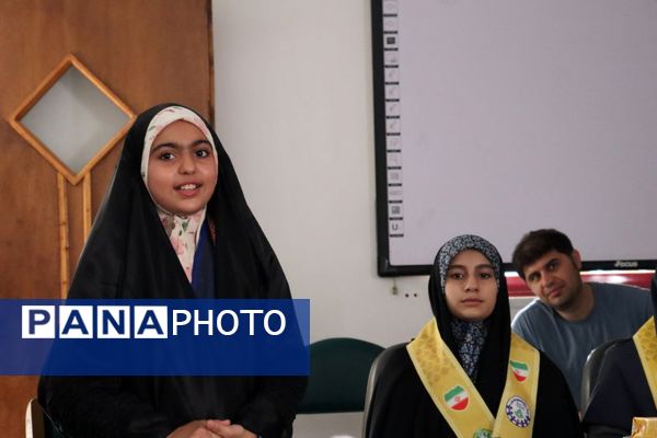 دیدار نماینده مردم ساری و میاندرود در مجلس شورای اسلامی با دانش‌آموزان مازندران