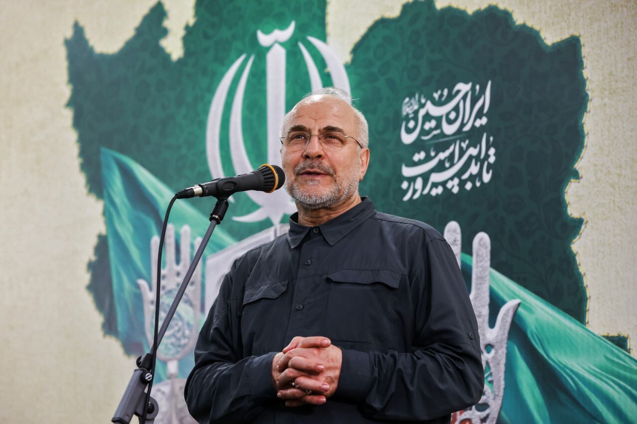 آیت‌الله مجتبی خامنه‌ای کشتی انقلاب را به سمت ایرانی آباد و پیشرفته هدایت می‌کند