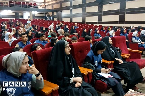 گردهمایی بزرگ خبرنگاران دانش آموز پانا در شهرستان شهریار و تجلیل از فعالان این عرصه