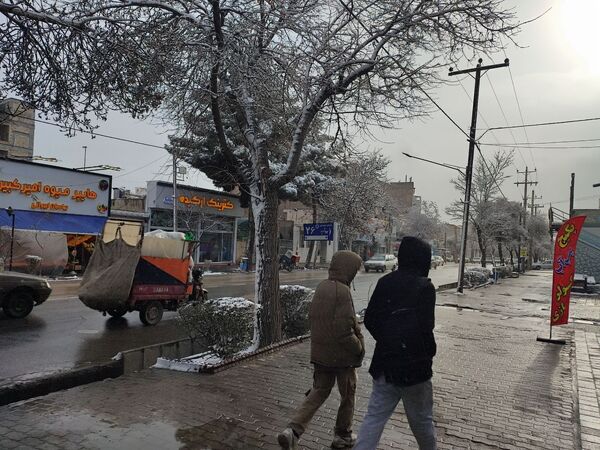 بارش دل‌انگیز برف‌ در اولین روزهای بهمن ماه