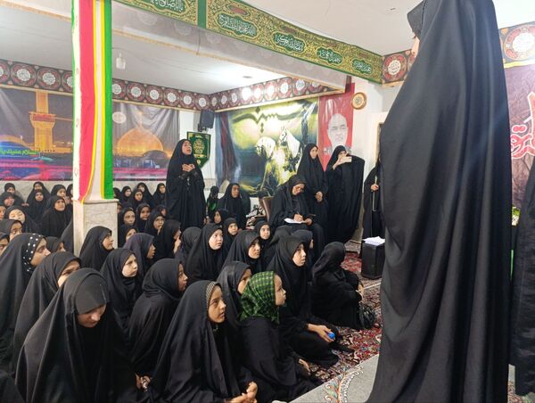 پاتوق مروارید در حسینیه ابوطالب (ع)