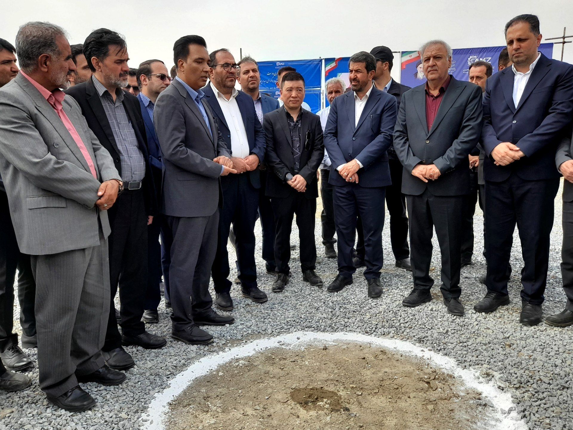 آغاز عملیات احداث کارخانه فرومنگنز و شهرک گلخانه‌ای در اسدآباد