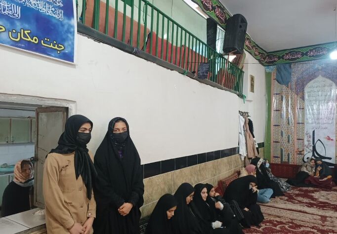 تکریم از مادران شهدا در پایگاه طاهره بسیج خواهران روستای حسین آباد