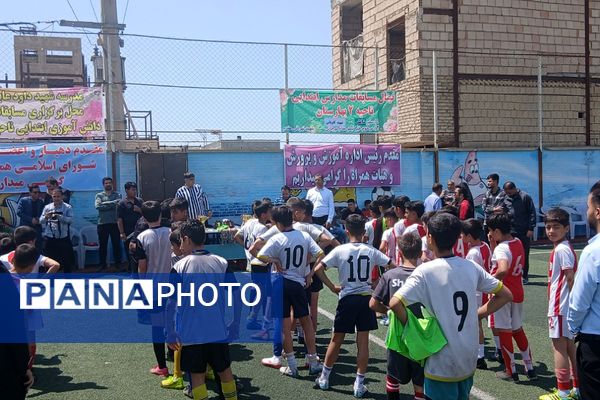 مسابقات مینی فوتبال دانش‌آموزان دوره اول ودوم ابتدایی در بهارستان‌۲