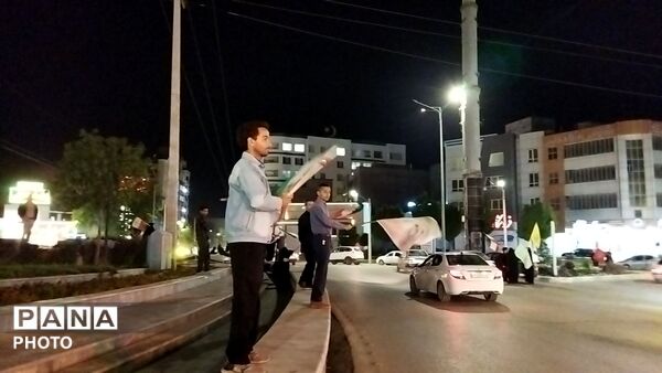 میدان ازادی هر شب میزبان وطن پرستان نیشابوری می شود 