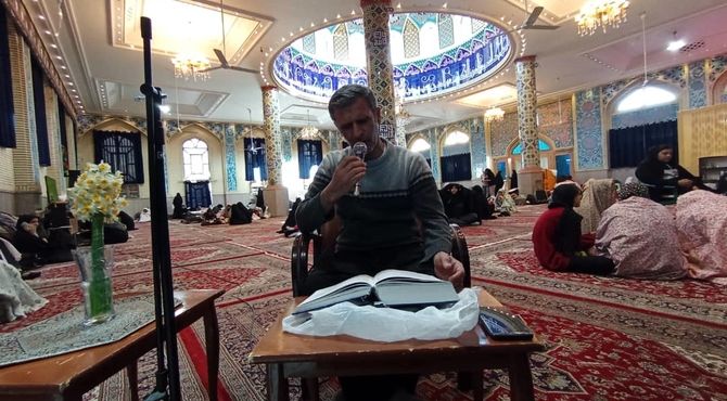 قرائت دعای ام‌داوود در آخرین لحظات اعتکاف دانش آموزان