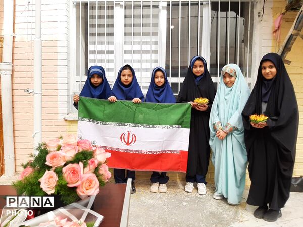 بازارچه کارآفرینی دانش‌آموزان شهید جواهری۲ 