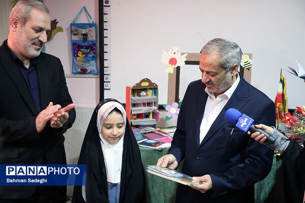 آیین تجهیز ۴۰۰۰ کتابخانه کلاسی با حضور وزیر آموزش و پرورش