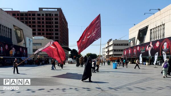 اینجا بوی عشق میدهد؛ میدان شهدا میزبان زائران امام رضا (ع)