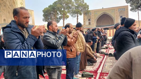 اقامه نماز پرفیض جمعه در سمنان